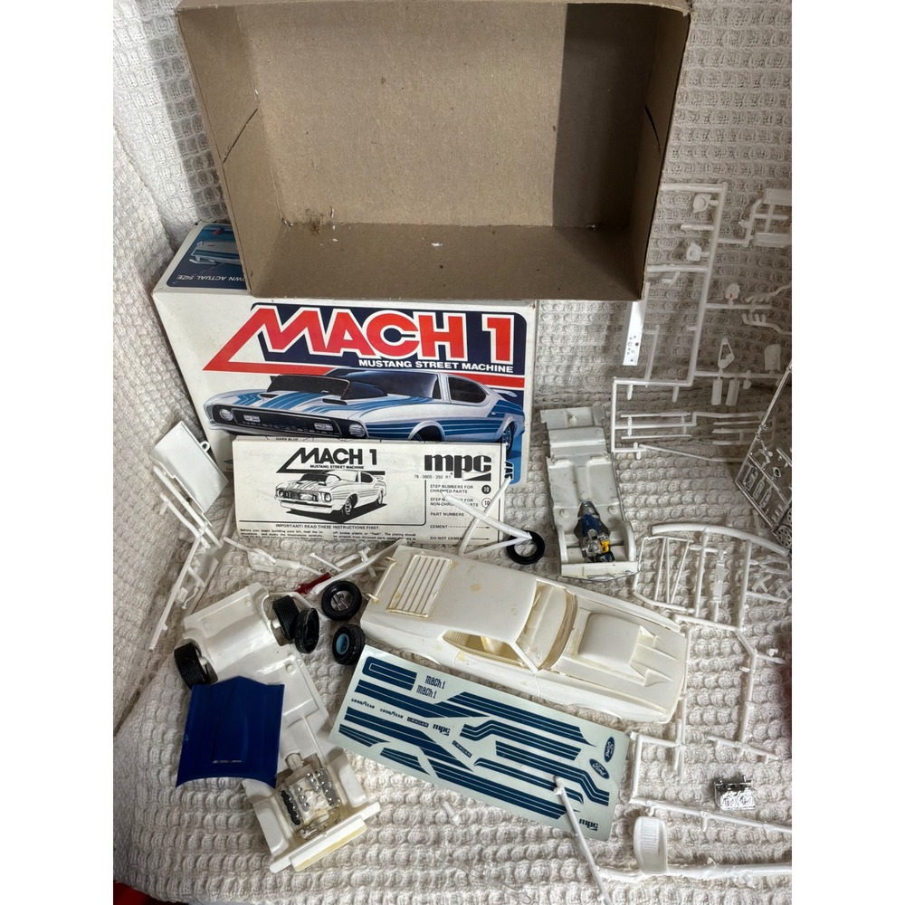 Vintage MPC Mach 1 Mustang Street Machine Model Kit 1/25 White Incomplete